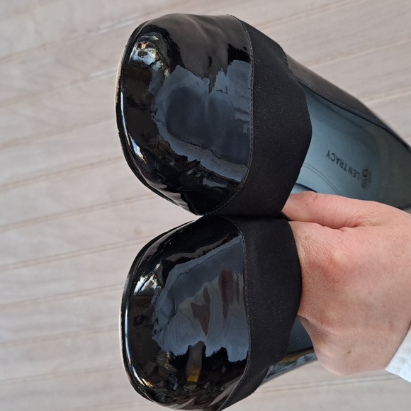 Ellen Tracy Candace Patent Leather Dressy  Classy Quality Elagant Nuetral Flats - Picture 3 of 11